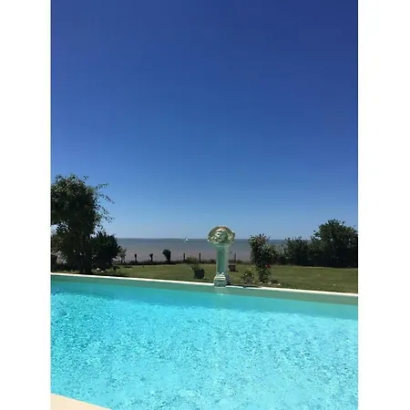 Cabin In Barzan With Swimming Pool 度假居 *