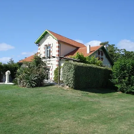 Cabin In Barzan With Swimming Pool Barzan